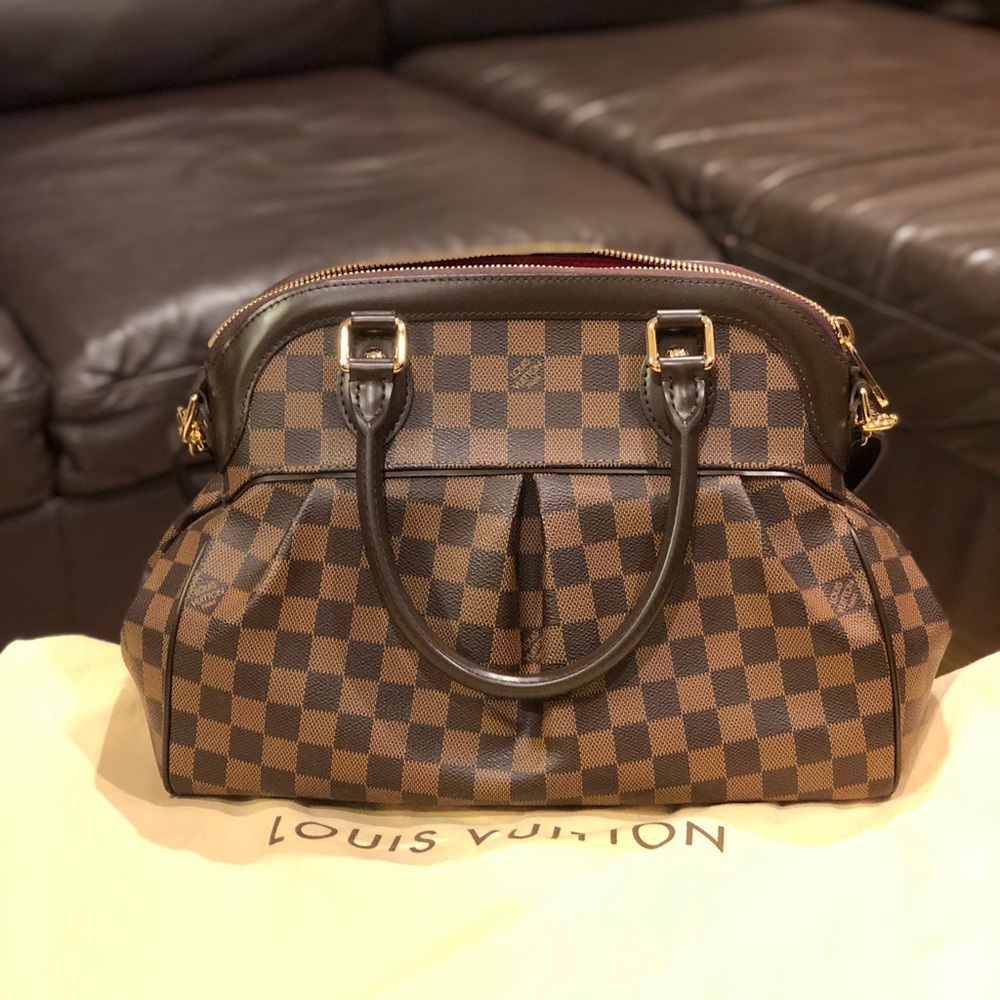 Like NEW! Louis Vuitton handbag!